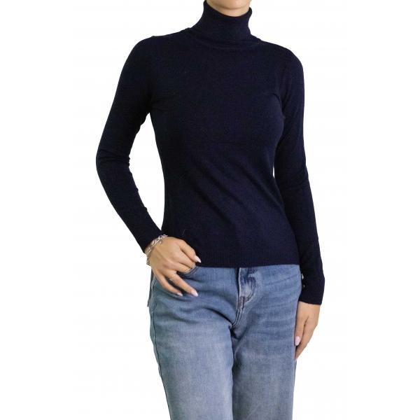 Maglia collo alto tinta unita 